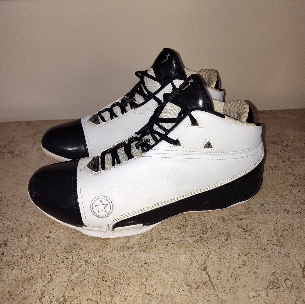 Converse - Picture 2 of 8